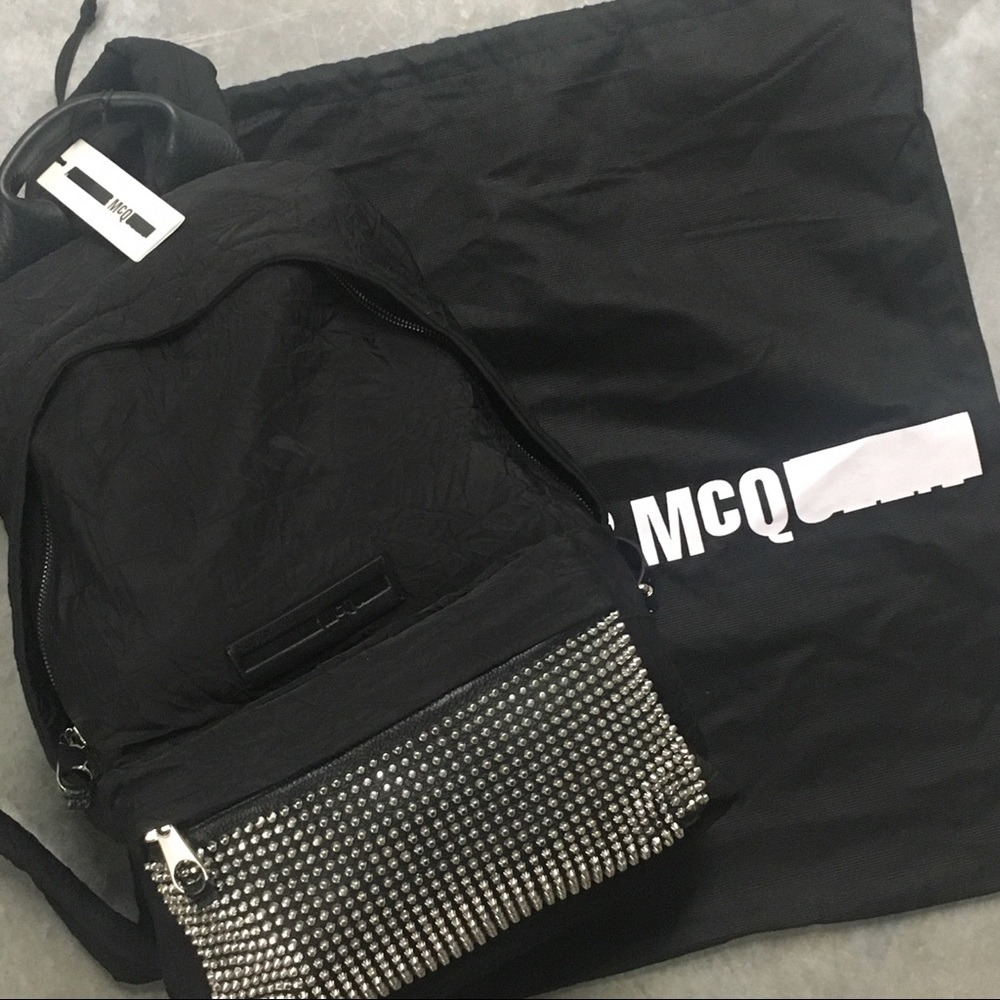 🏹🆕 Alex McQueen ★ Studded Wrinkled Backpack ★ - Picture 8 of 8